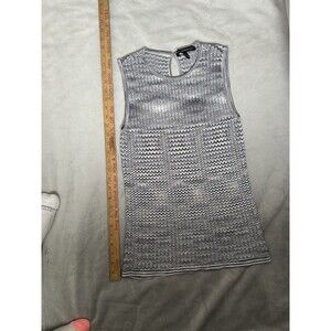 White House Black Market Top Size M Black and White Sleeveless Round Neck Blouse